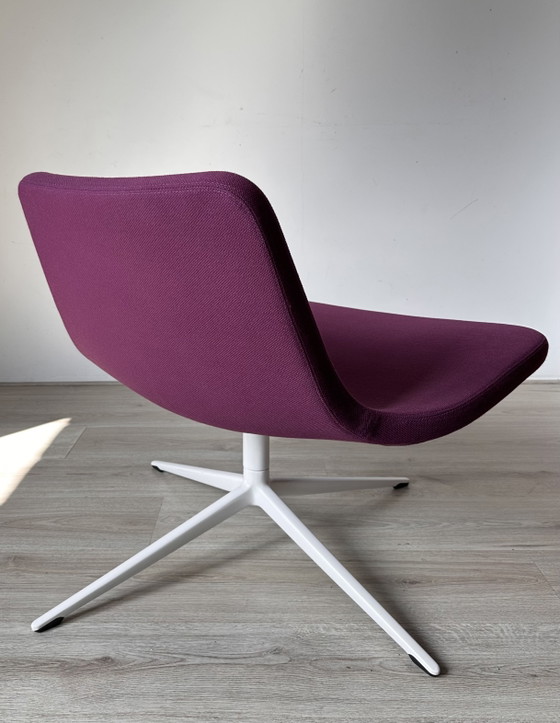 Image 1 of 2x Hay Ray swivel lounge fauteuils