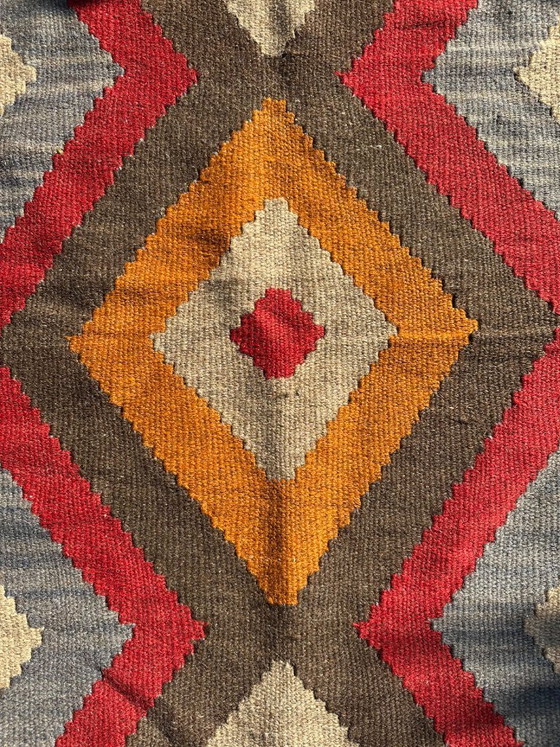 Mehrfarbiger, handgeknüpfter Kelim-Teppich. Türkei, 1970er Jahre. – Teppiche & Läufer, Wool, Cotton (photo 4 of 8)