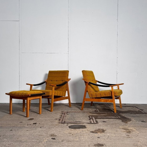 Image 1 of Coppia di poltrone con pouf di László Heczendorfer, anni '60 — Design ungherese