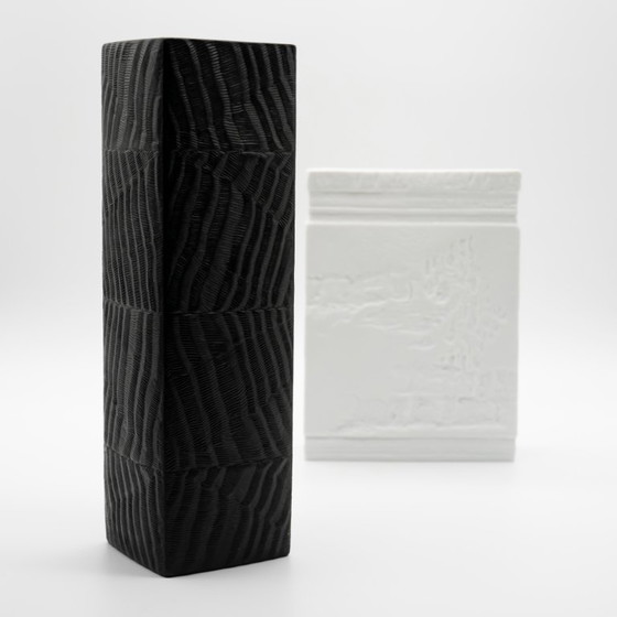 Image 1 of Martin Freyer Rosenthal Bisque Porcelaine Noire & Witte Vaas Duo OP-ART Reliëf