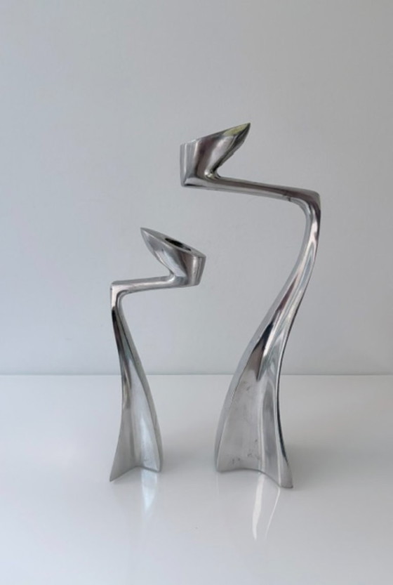 Portacandele Swan iconici di Matthew Hilton per SCP – Aluminium (photo 7 of 24)