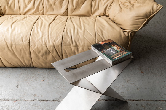 Image 1 of Tavolino laterale coupez.