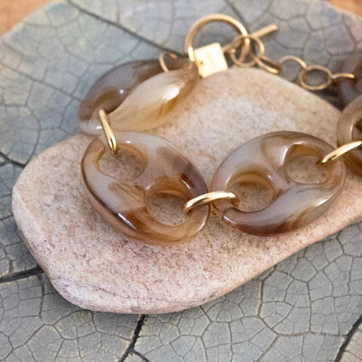 Bracelet Milë Mila Paris : maillons en acier inoxydable doré et perles en acrylique marbré