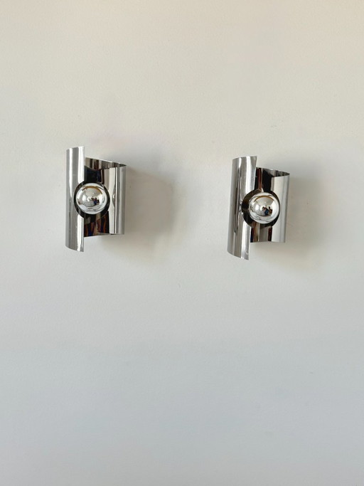 Paar Vintage-Wandleuchten, gebogenes, verchromtes Metall, Frankreich, 1970