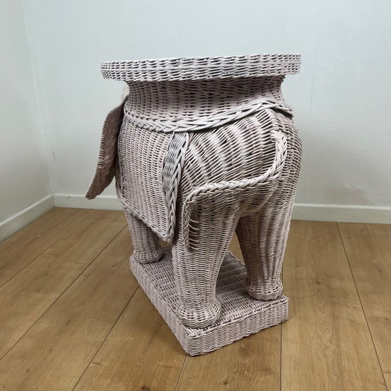 Image 1 of Table d’appoint vintage en rotin en forme d'éléphant, att. à Vivai del Sud, italie, 1960 - 1970