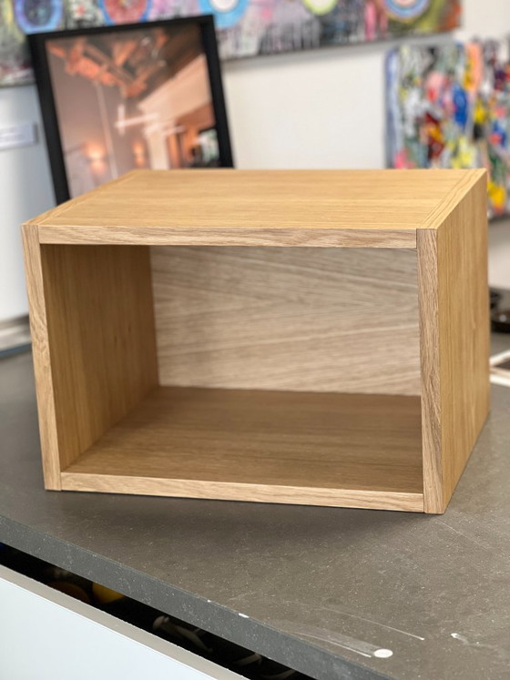 Image 1 of Mobile pensile modulare architettonico (280 cm) – RAL 9010 opaco e impiallacciatura di rovere