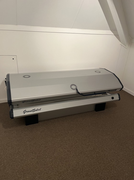 Image 1 of Sunbed in excellent condition, see photos.