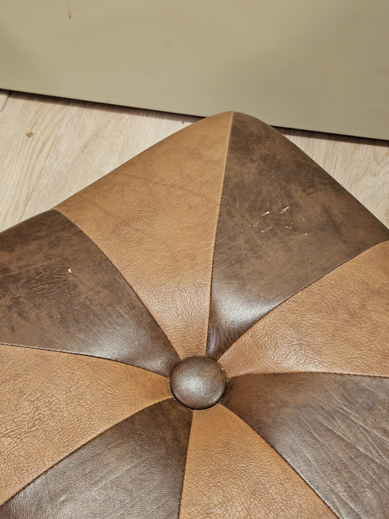 Image 1 of Pouf ottoman vintage en similicuir marron cognac