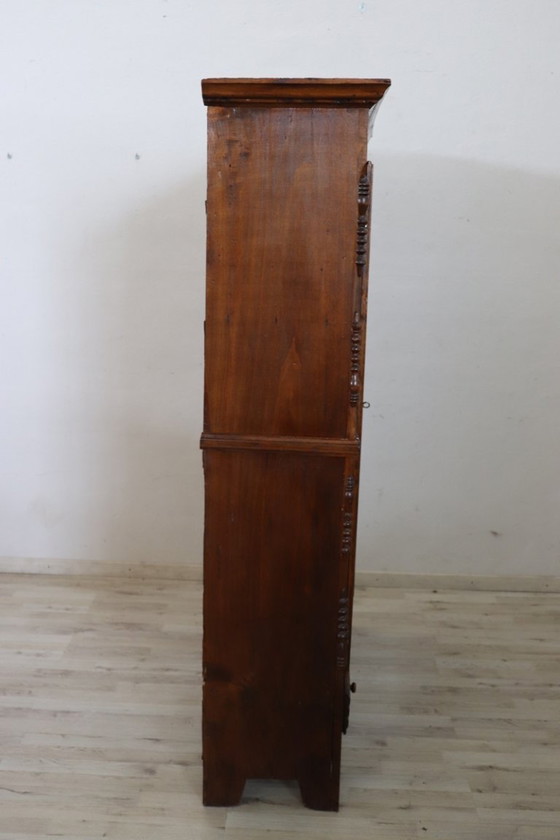 Image 1 of Antico armadio in legno di pioppo massiccio, Italia XIX secolo