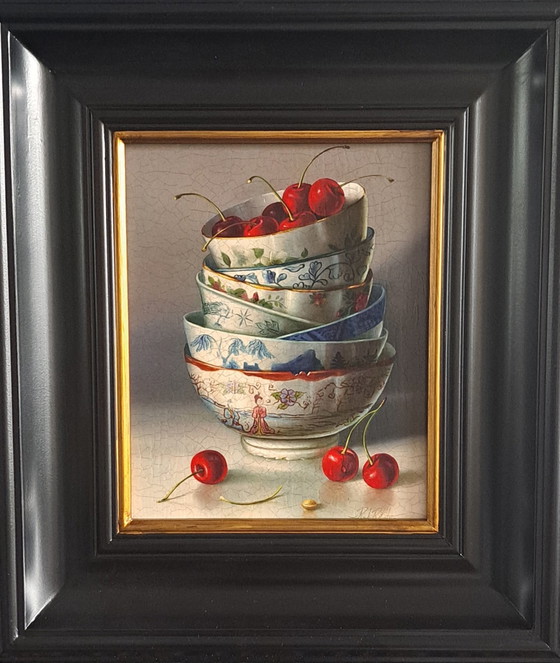 Image 1 of Bodegón con cuencos apilados y cerezas