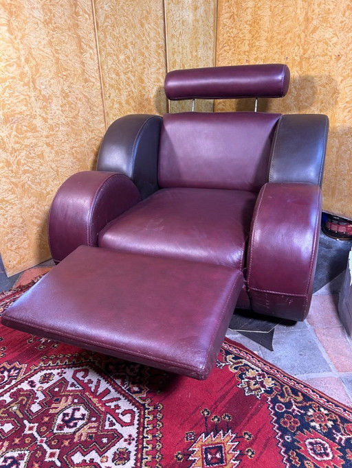 Vintage Art Deco Style Leather Armchair – Racer-Inspired Design comfort, craftsmanship