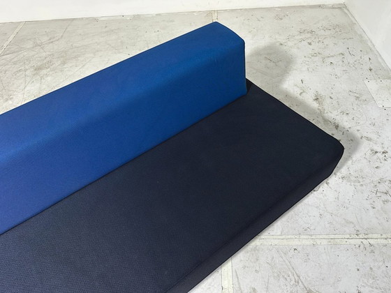 Lensvelt AVL Glyder Bank - Atelier Van Lieshout - Schuivende Rugleuning - Blauw – Banken, Textile (photo 4 of 7)