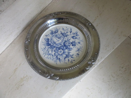 Serving Plate/Tray/Bowl, Delft Style Blue White Floral Decor (22/11/2025) – Table accessories, Ceramic, Metal (photo 8 of 11)