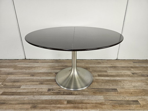 Extendable 1970s chrome-plated metal table