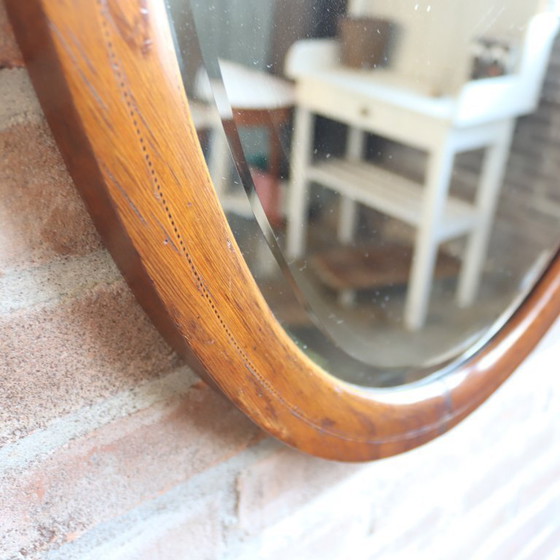 Image 1 of Miroir ovale en bois vintage antique