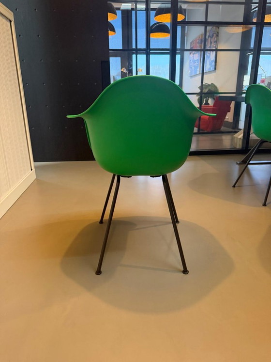 Image 1 of Vitra Eames DAX Esszimmerstuhl