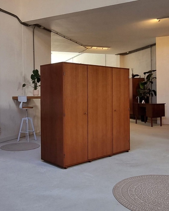 Image 1 of Mid Century kledingkast