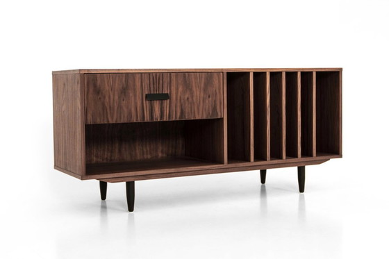 Image 1 of Mueble de nogal para tocadiscos y vinilos O-S12
