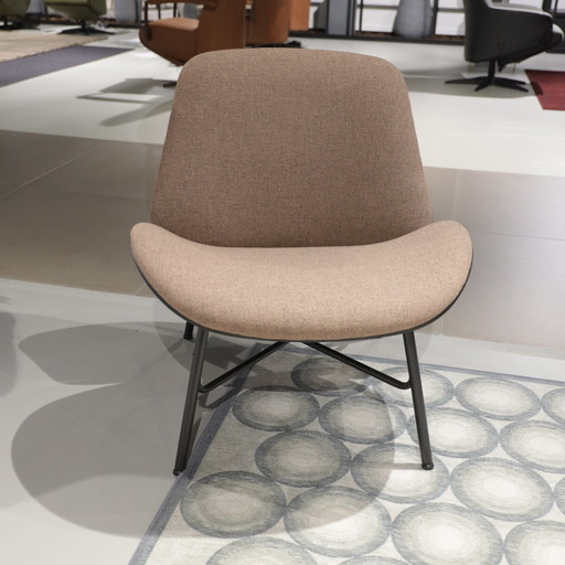 Pode Nihan armchair with pouf