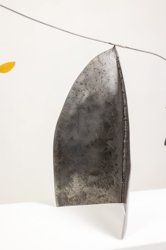 Image 1 of Escultura de Olivier Vonet en metal lacado en negro, rojo y amarillo. Contemporánea.