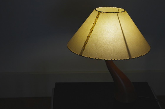 Image 1 of Lampada da tavolo Bonsai Josep Llusca Blauet anni '90, stile spagnolo Mid-Century, in legno di cedro, paralume in pergamena.