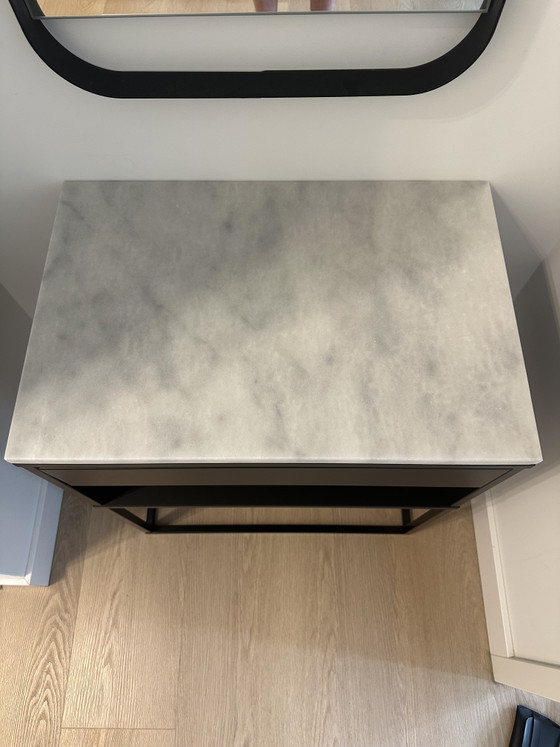 Vikhammer-Schrank mit Steinmarmorplatte – Nachttische, Marble, Metal (photo 2 of 5)