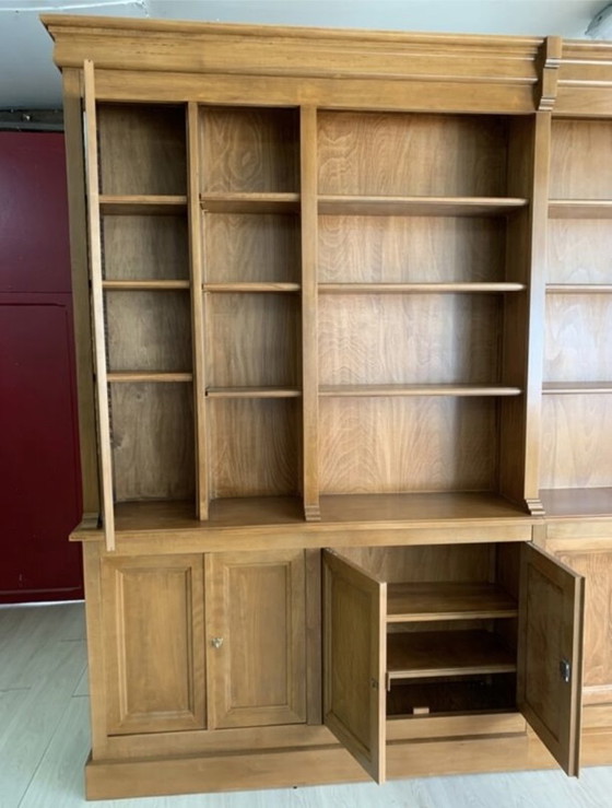 Image 1 of Bibliothèque en bois massif