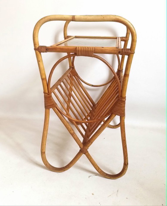 Image 1 of Table d'appoint et porte journaux Rotin Années 60