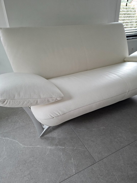 Image 1 of Canapé design 2 places en cuir Rolf Benz, entièrement rénové par des professionnels.