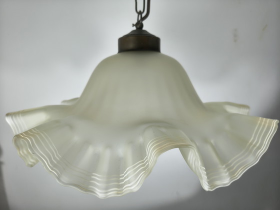 Image 1 of Lampada a sospensione francese vintage in vetro opalino satinato – stile Art Déco – Ø 42 cm