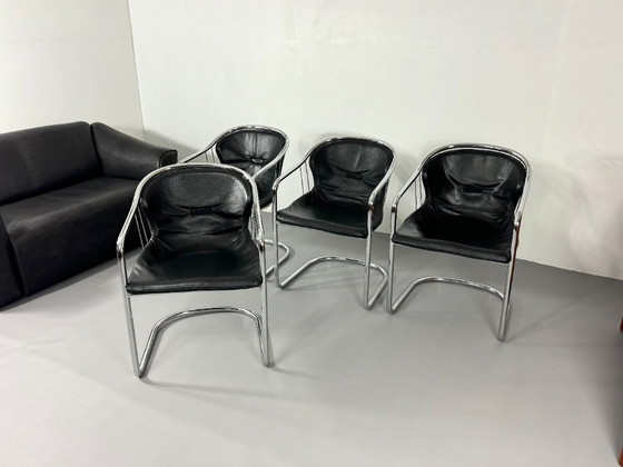 Quatre Chaises Cantilever, Noires, Fasem, Chaises de salle à manger, Cuir, Chrome, Vintage (photo 2 sur 11)
