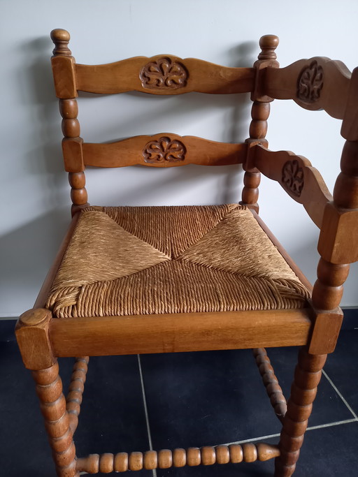 Antieke Knobbelstoel / Hoekstoel met biezen zitting