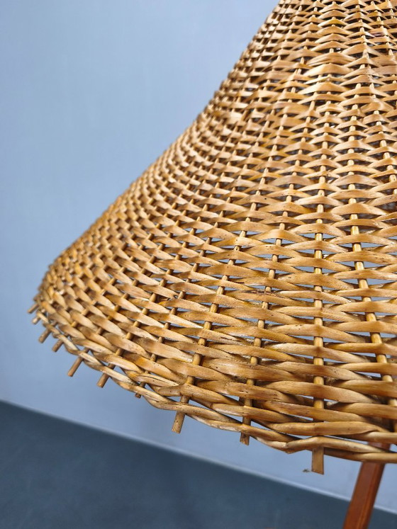 Image 1 of Vloerlamp uit het midden van de 20e eeuw met rotan kap, Tsjechoslowakije, jaren 60