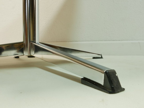 Image 1 of Vintage draaibare fauteuil uit de jaren 70, fauteuil in mid-century stijl, bruin kunstleer, chromen onderstel, retro loungestoel