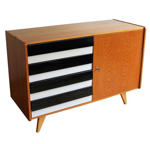 Origineel Tsjechisch dressoir uit de jaren 60 van Jiří Jiroutek