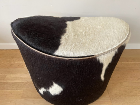 IKEA Niels Gammelgaard Pouf Rotatif en Peau de Vache 2006 – Poufs & repose-pieds, Cuir (photo 2 of 13)