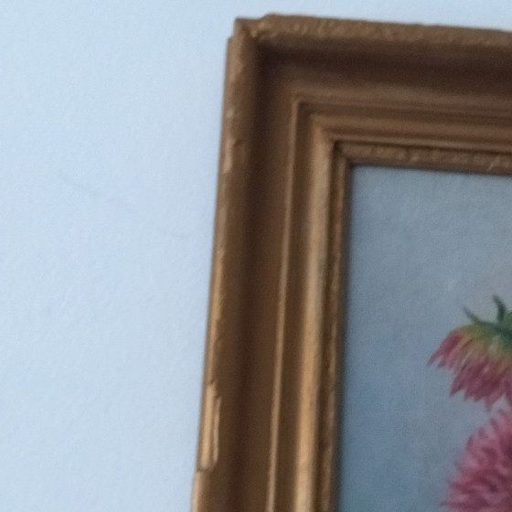 Image 1 of Dipinto antico di un gattino con un mazzo di fiori