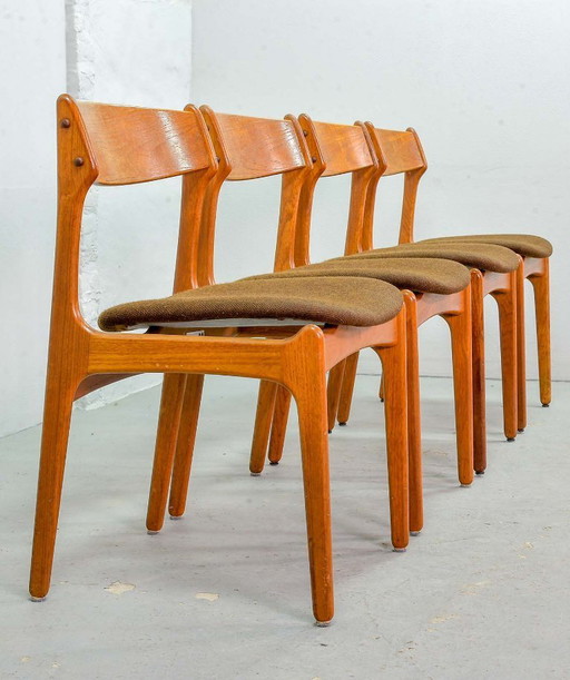 Satz von 4 dänischen Mid-Century-Esszimmerstühlen aus Teakholz, entworfen von Erik Buch für Oddense Maskinsnedkeri.