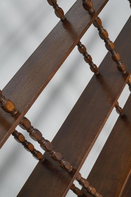 Image 1 of Bibliothèque/étagère murale à bobines en chêne français style années 50