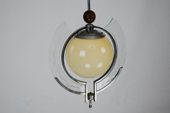 Image 1 of Lampada a sospensione Art Déco italiana degli anni '30 con vetro inciso e globo color ambra.