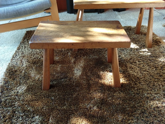 Image 1 of Set van drie eikenhouten bijzettafels 