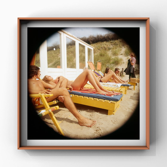 Image 1 of 1 photographie de plage prise au fisheye, style milieu du XXe siècle, Pays-Bas, années 1970