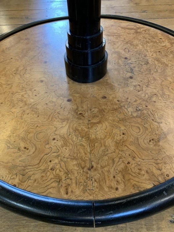 Table basse ronde tournante Art Déco en loupe d'érable et ébène attribuée à De Coene Freres, 1925 (photo 14 of 18)