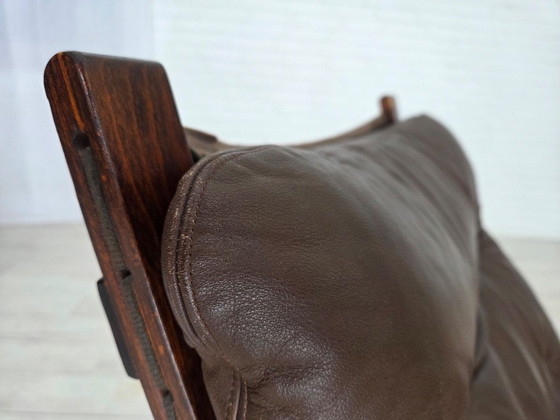 Image 1 of Design norvégien des années 1970 par Ingmar Relling, modèle « Siesta », ensemble de 2 chaises avec repose-pieds