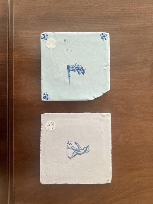 Set van 2 Antieke Delftse Tegels - Kinderspelen - 17e/18e Eeuw