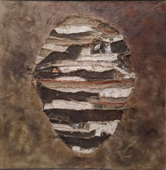 Image 1 of Face in linen