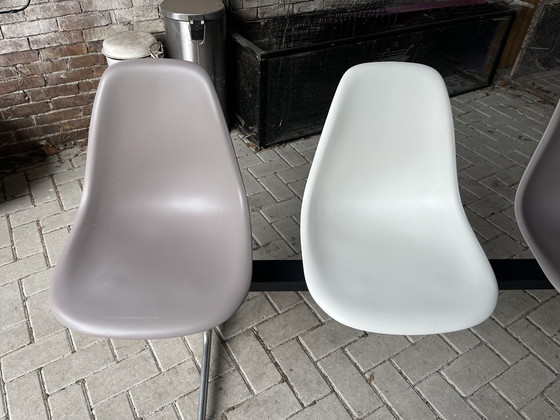 Image 1 of Charles Eames Vitra - 5 conchiglie in traversata