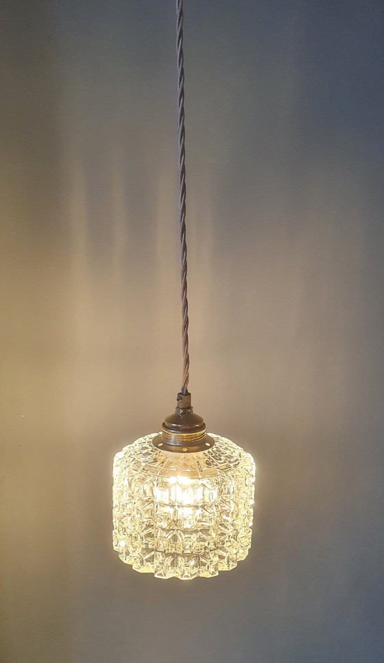 Image 1 of Suspension vintage milieu du siècle en verre transparent à motif quadrillé