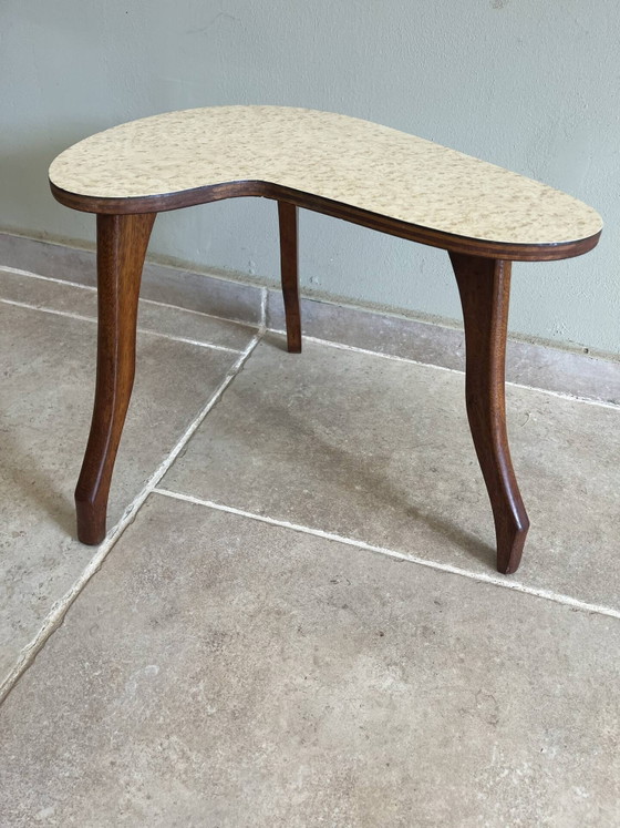 Small tripod side table in bean shape – 1950s/60s style – Wood, Mid Century Modern (photo 7 of 12)