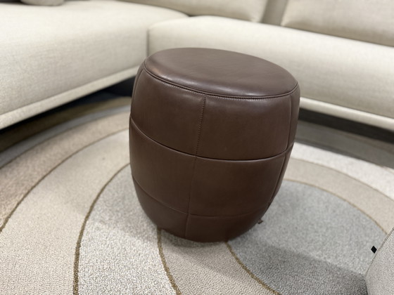 Image 1 of Design on Stock Barrell 45 Pouf Loxton in pelle Mountain